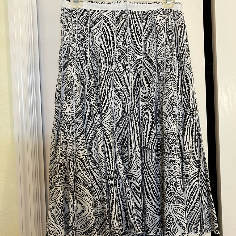 Vintage Focus 2000 Black and white Paisley skirt